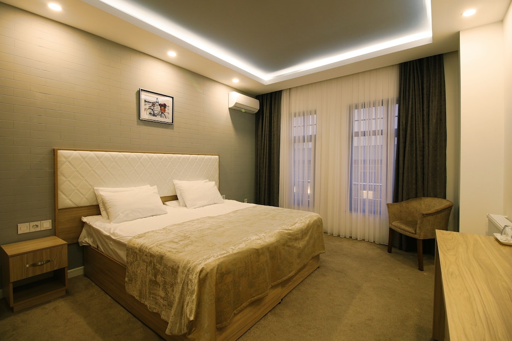 MADINAH HOTEL BAKU
