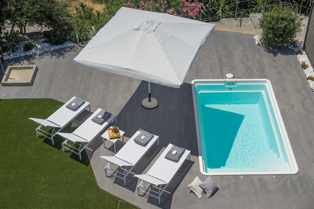 AZZURRO BIANCO SUITES