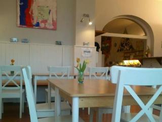 HAPPYGOLUCKY HOTEL & HOSTEL