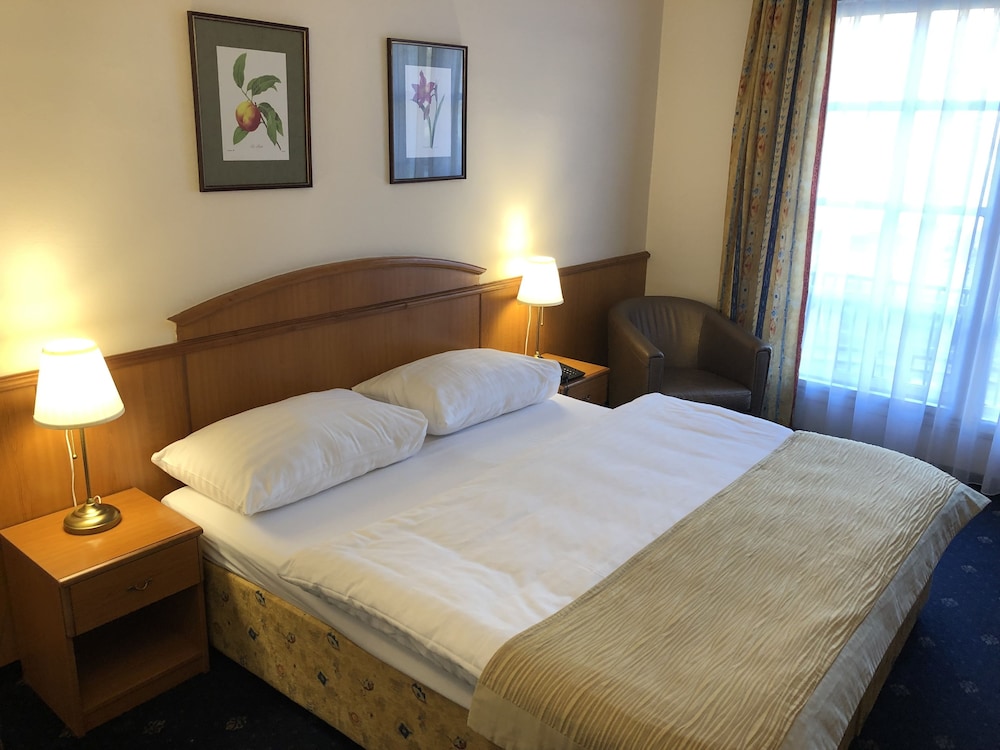 KAVALIR HOTEL