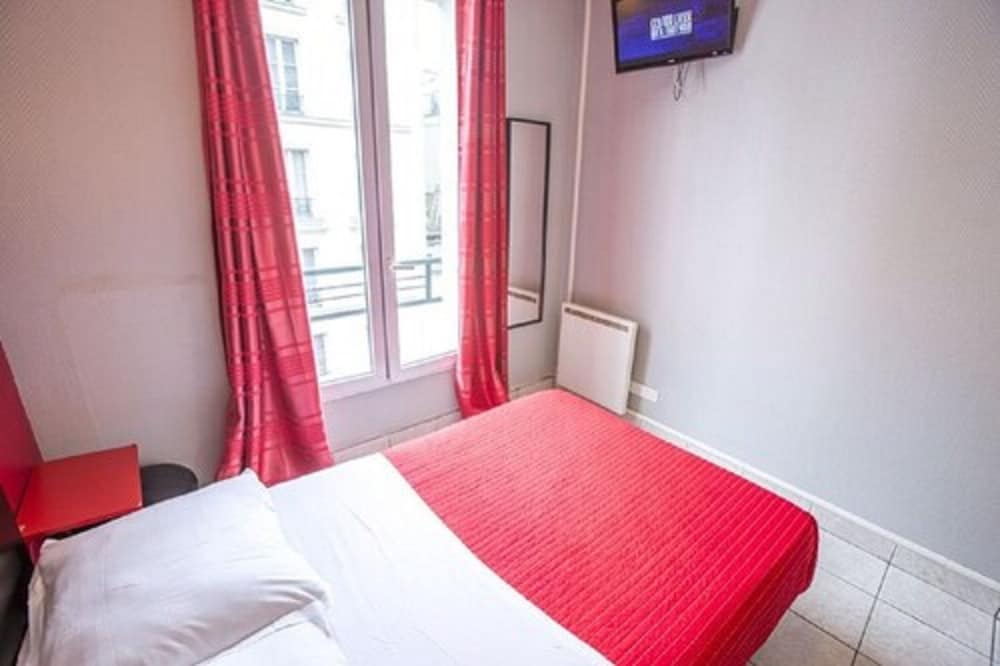 HIPOTEL PARIS MONTMARTRE GARE DU NORD