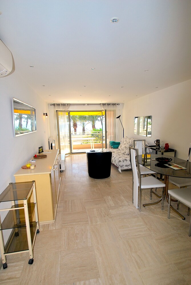 1 CHAMBRE CROISETTE