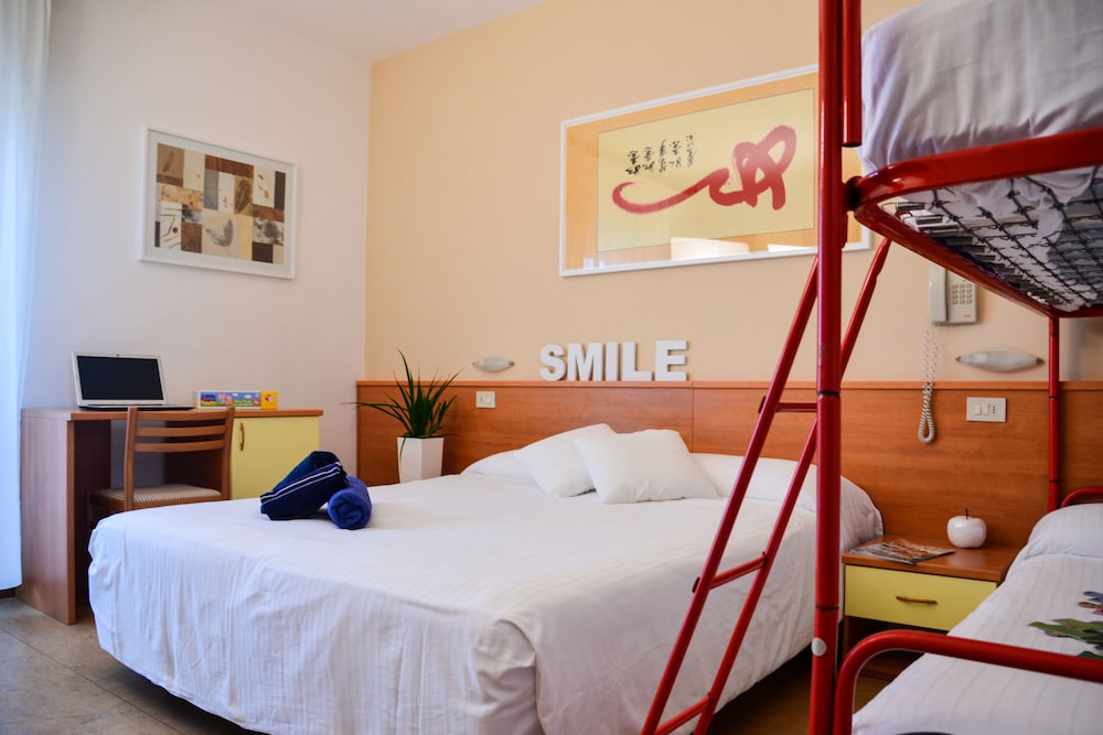 HOTEL DOMINGO