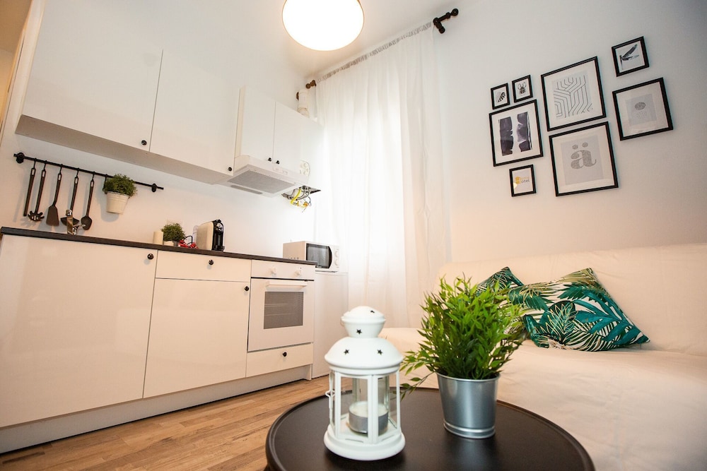HOME HOTEL - MAMIANI 6