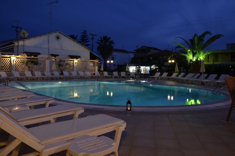 KONSTANTINA APARTMENTS