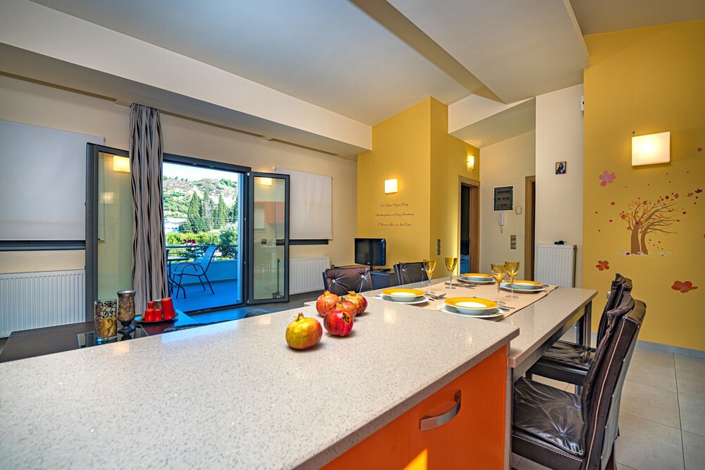 CORONIS HOUSE