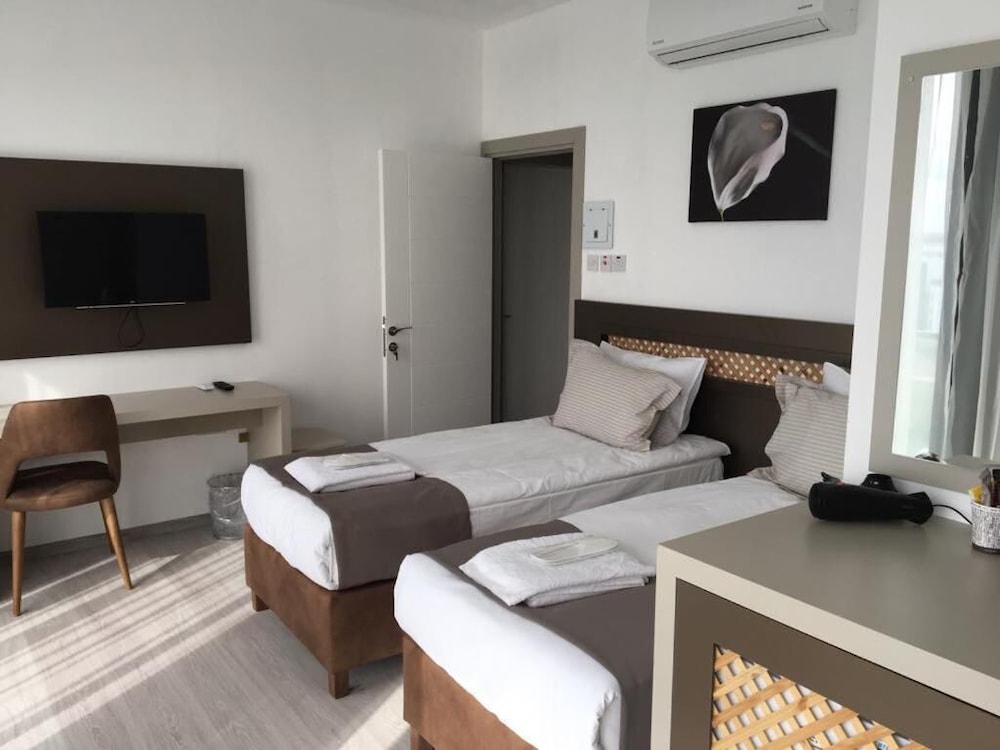 ALYA ROOMS