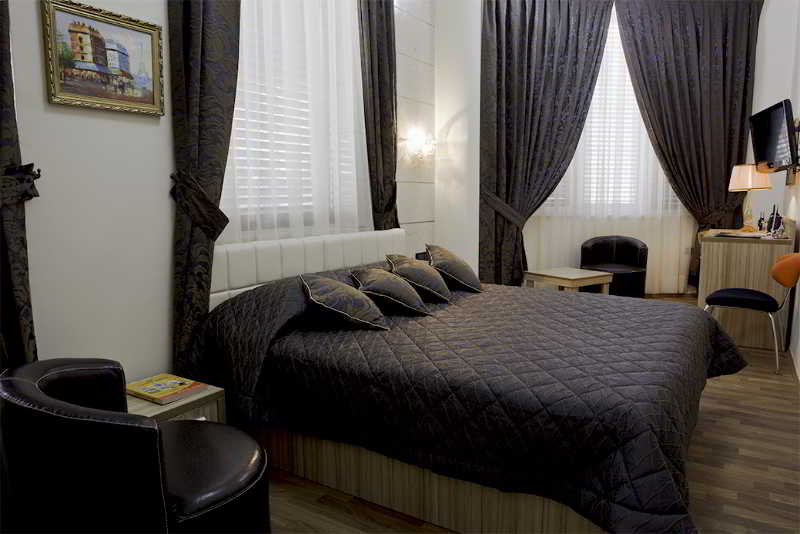 COMFORT HOTEL
