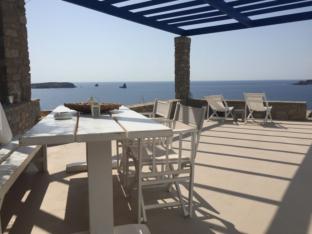 BEAUTIFUL PET-FRIENDLY VILLA IN PAROS