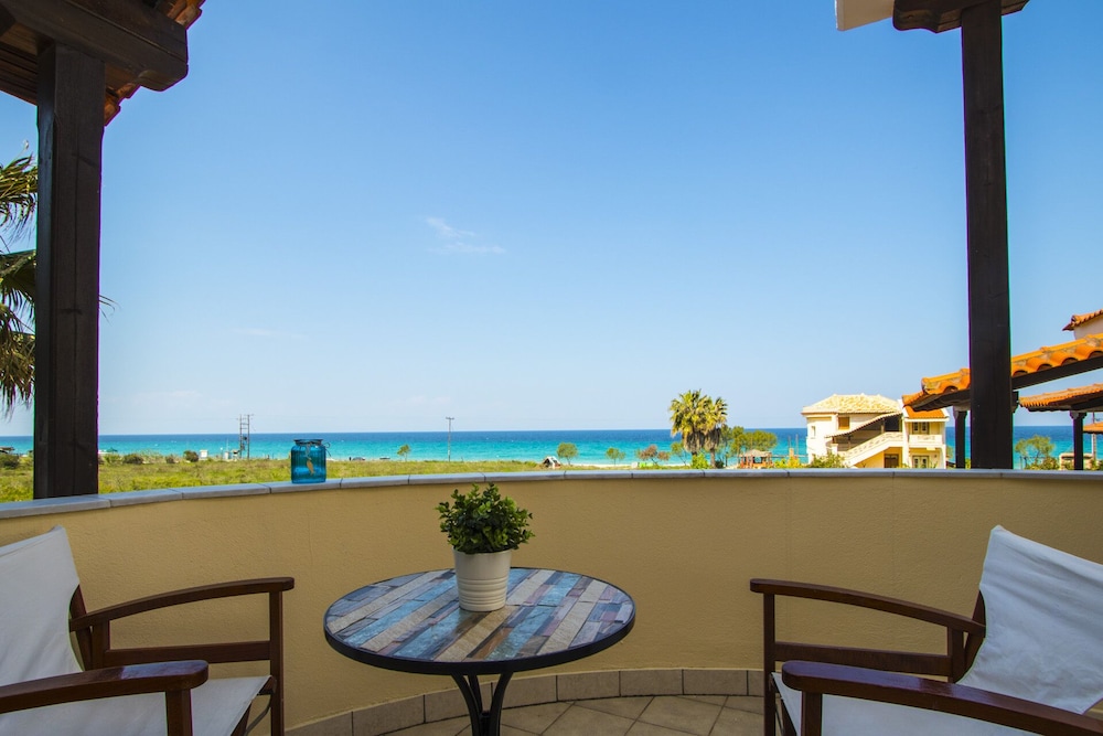 ENCORE SEASIDE VILLA POSIDI