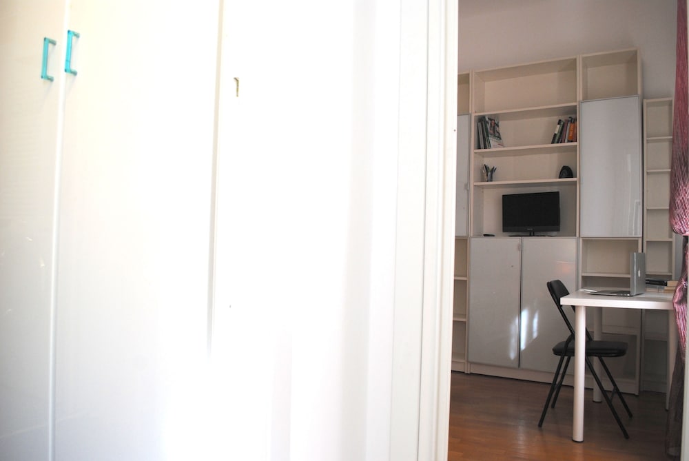 BNBOOK – MILANO/FAMAGOSTA FLAT