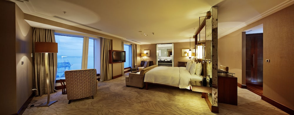 HILTON BAKU