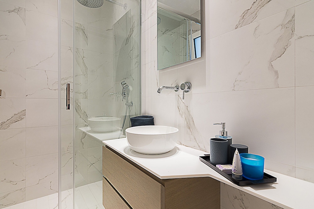 BRAND NEW 2 BEDROOM FLAT - KOLONAKI SQUARE