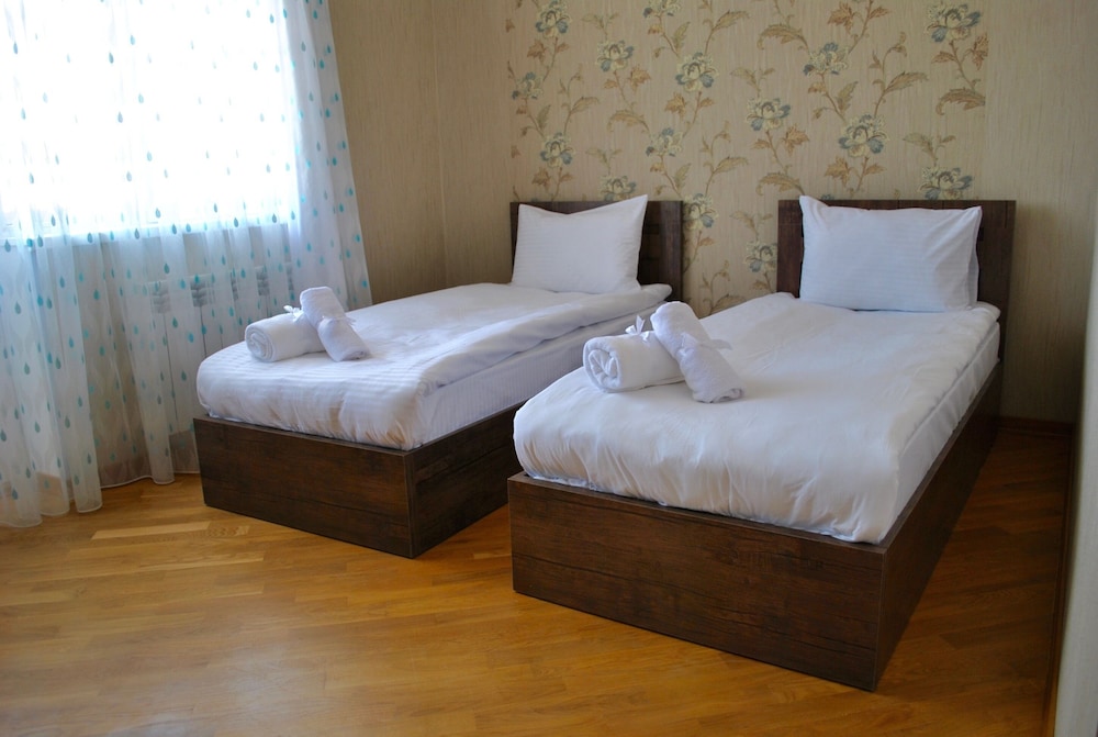APARTMENT ON MURTUZA MUKHTAROV 185-119