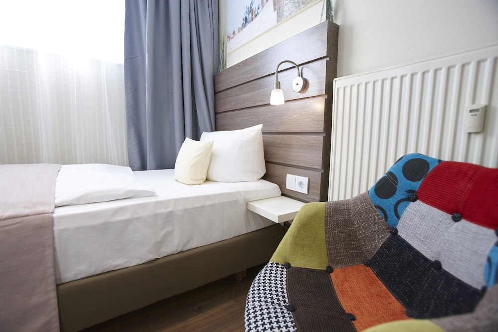 KIEL BY GOLDEN TULIP