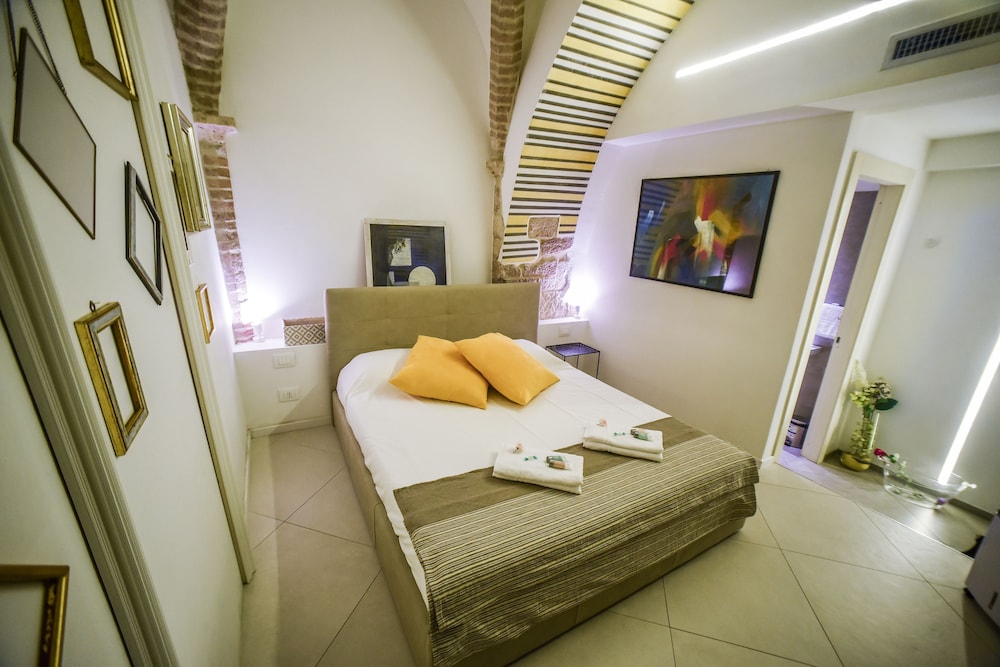 LITTLE ITALY HOSTEL