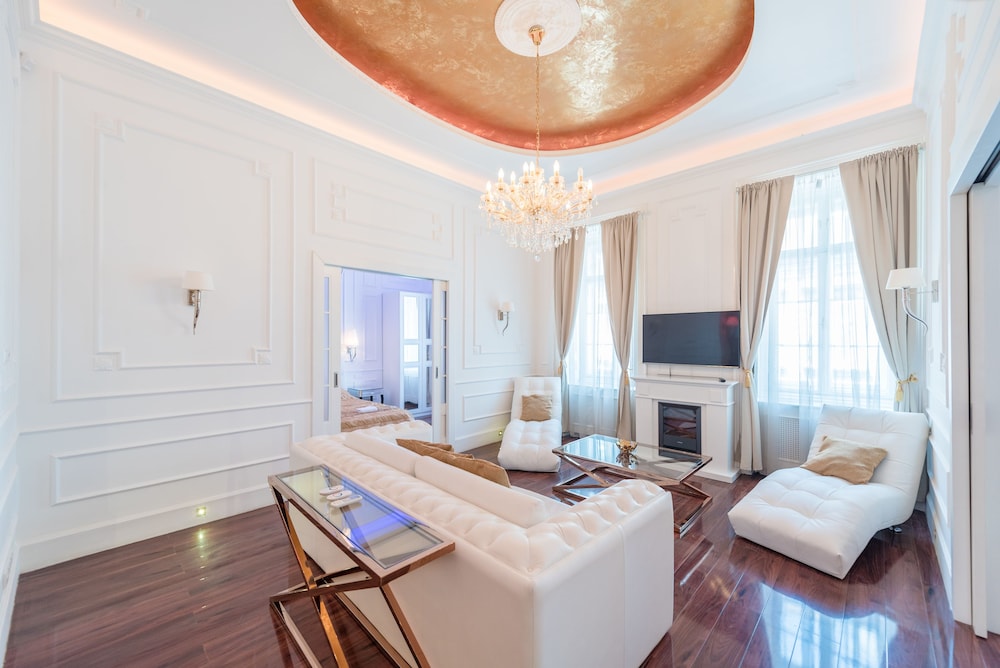 OASIS APARTMENTS – KING STREET III