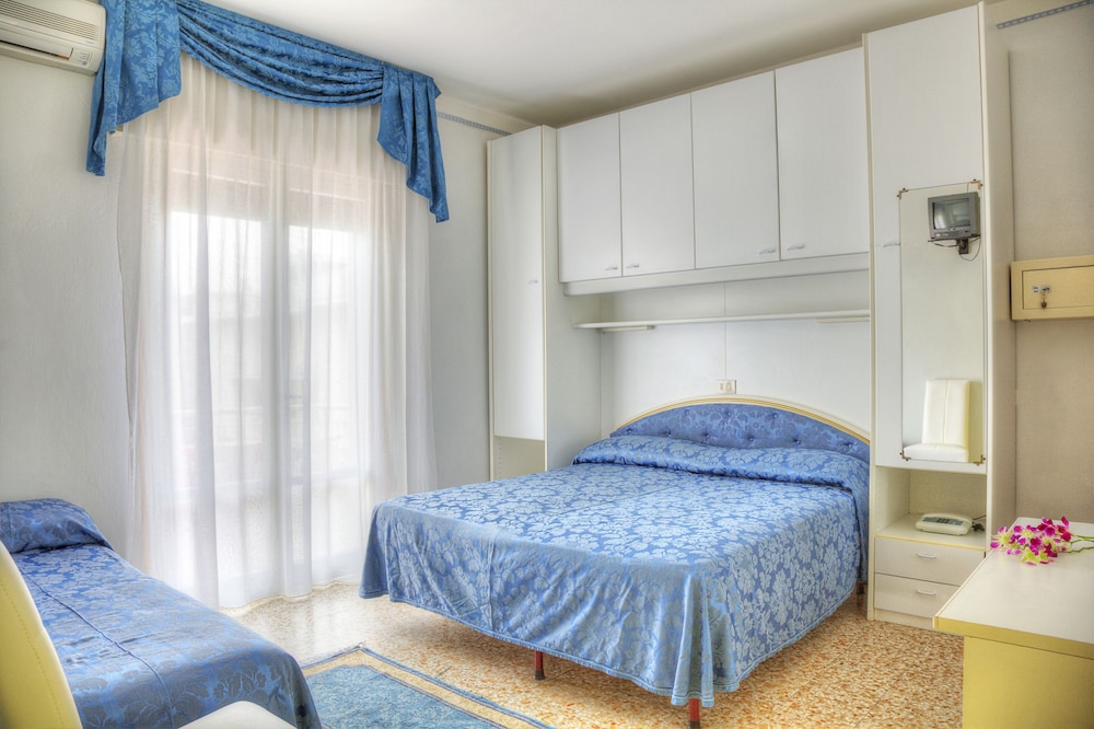HOTEL FIDES