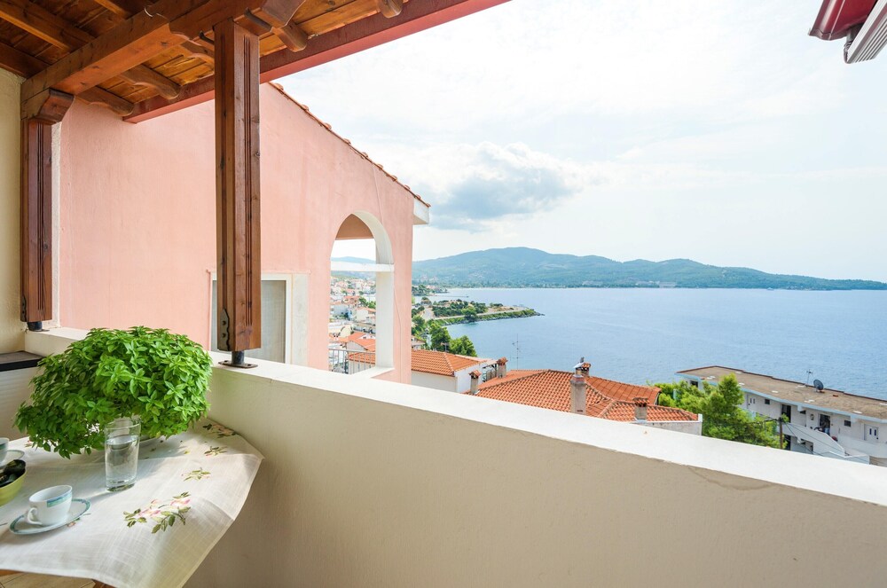 APARTMENT WITH 2 BEDROOMS IN NEOS MARMARAS, WITH WONDERFUL SEA VIEW, E