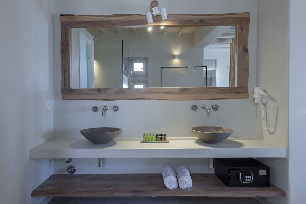 LEGACY SUITES