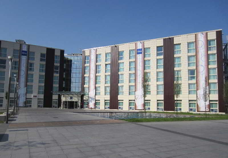 IDEA HOTEL MILANO MALPENSA AIRPORT (50 KM FROM MILAN)