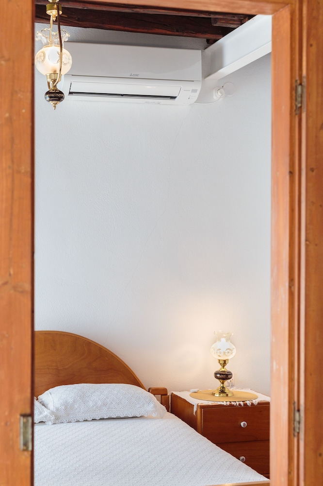 MAROUSO VILLA PAROS