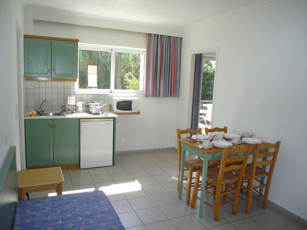 ANDROMEDA HOTEL APARTMENTS