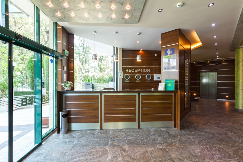 L&B HOTEL