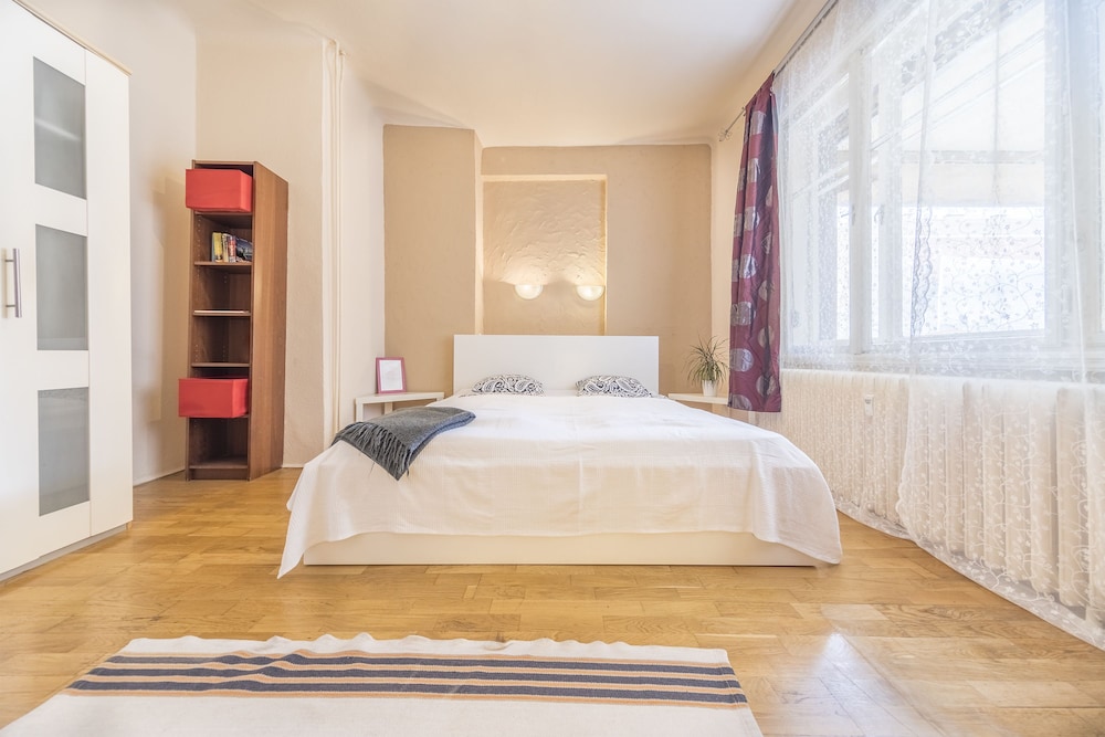ZUMIN APARTMENT