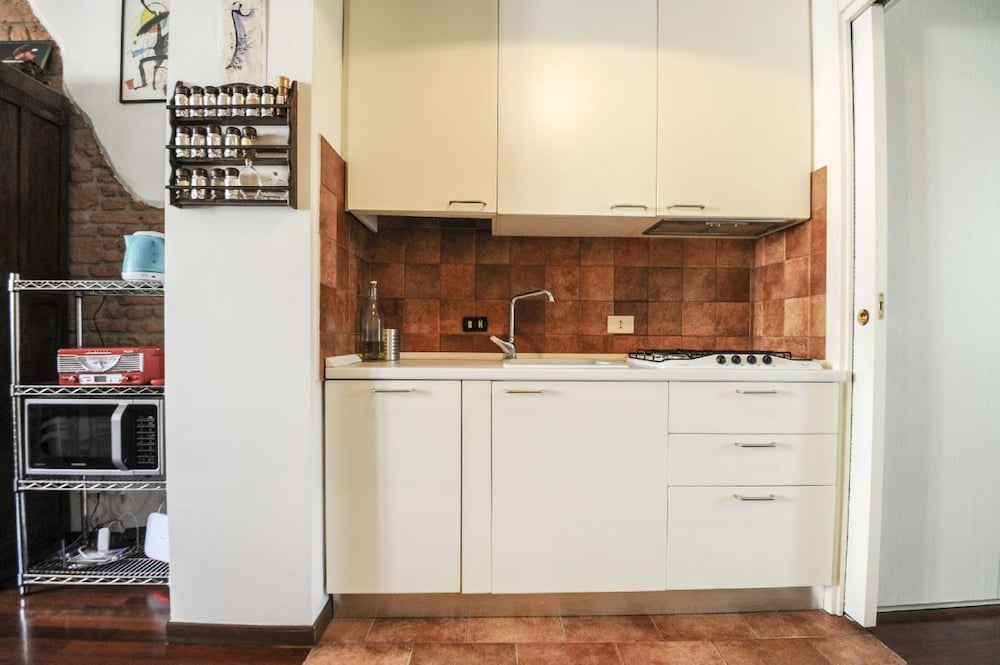 GARIBALDI APARTMENT