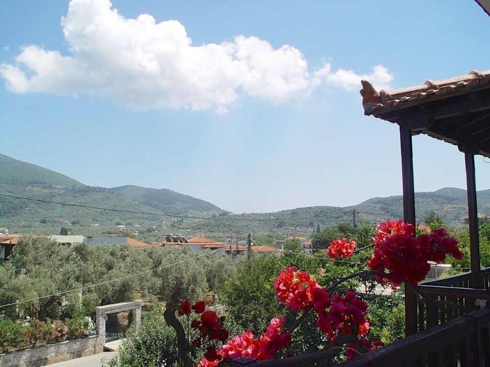 CHRISTOS GUESTHOUSE