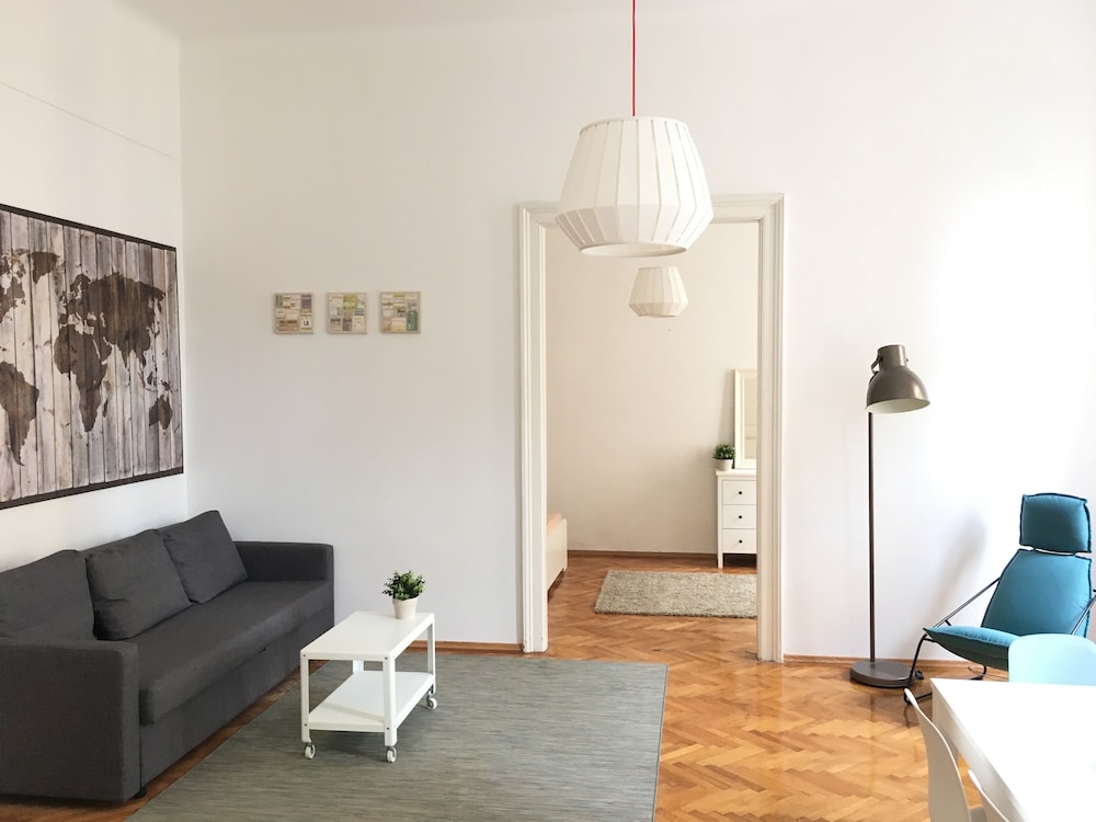 BUDGET APARTMENT BY HI5 - RAKOCZI 24.