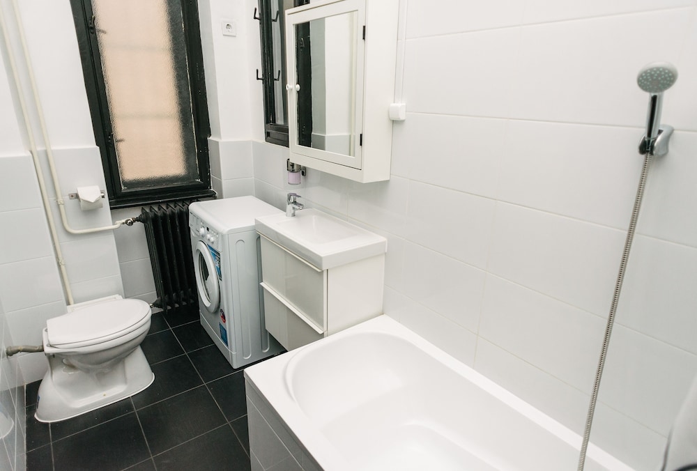 DFIVE APARTMENTS - VACI