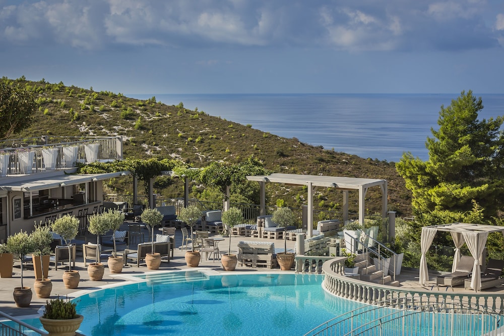 DIONYSOS VILLAGE RESORT