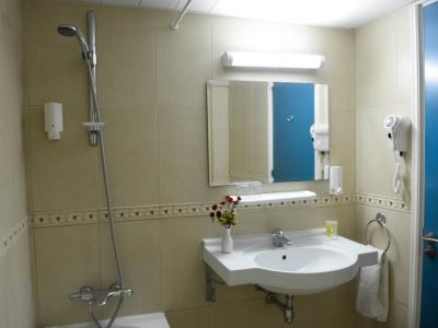 AQUARIUS BEACH HOTEL