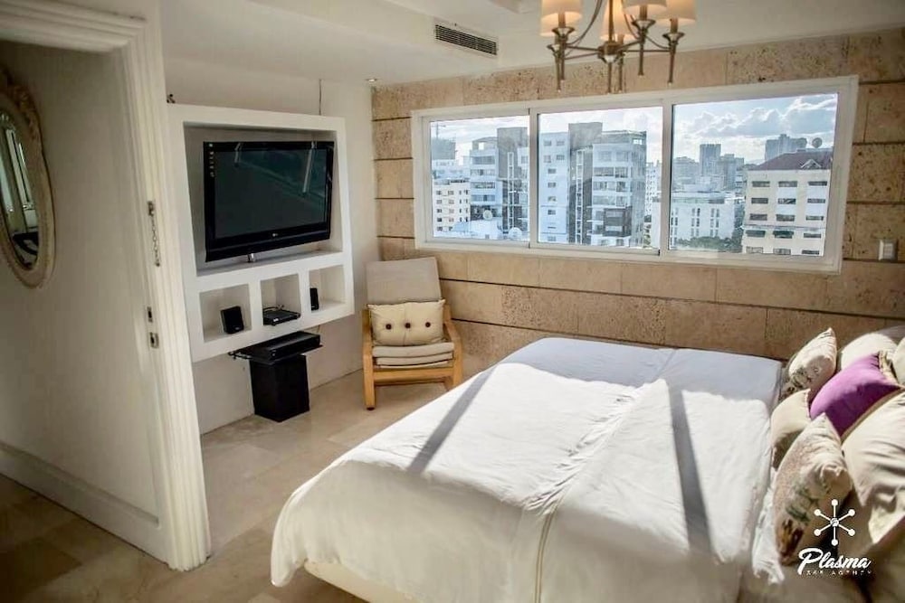 2BR APT NACO AT TORRE KENSINGTON BY ASVR