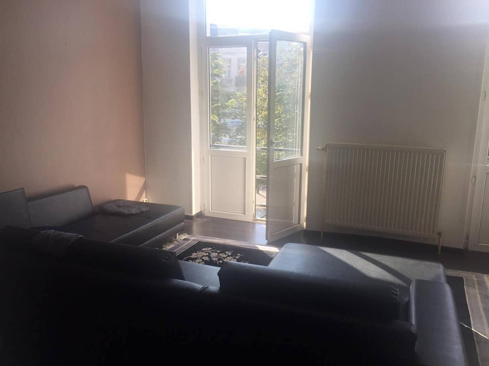 APARTMENT WITH ONE BEDROOM IN SCHAERBEEK, WITH WONDERFUL CITY VIEW AND