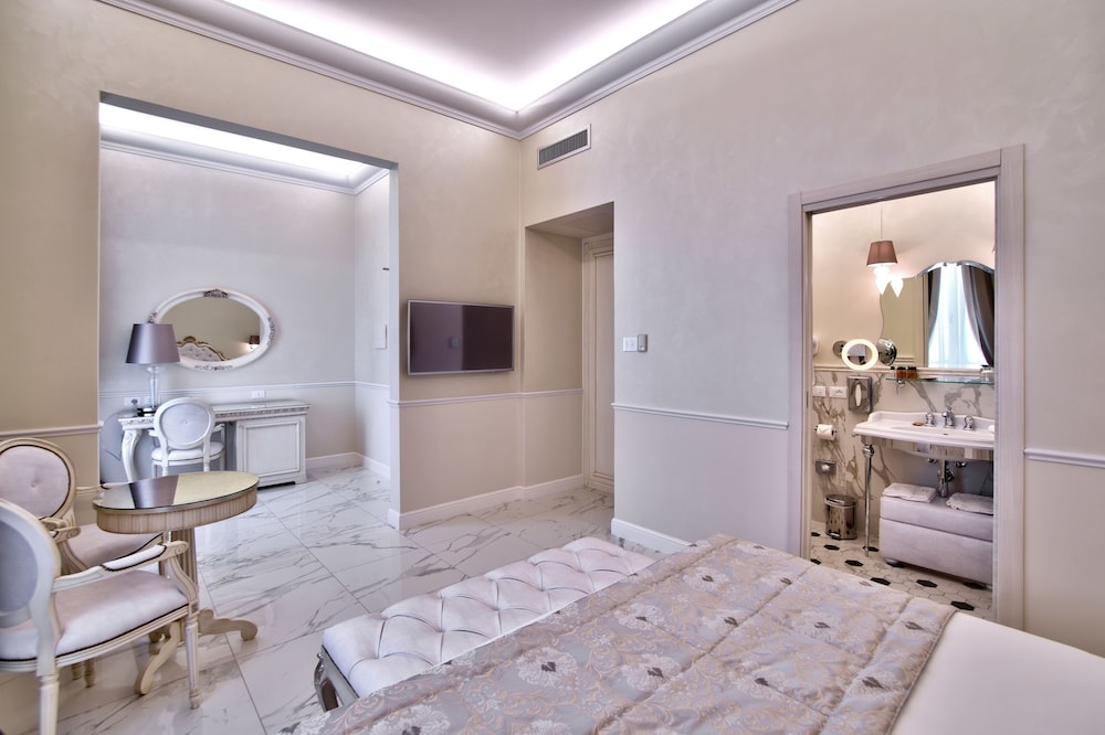 THE MOON BOUTIQUE HOTEL