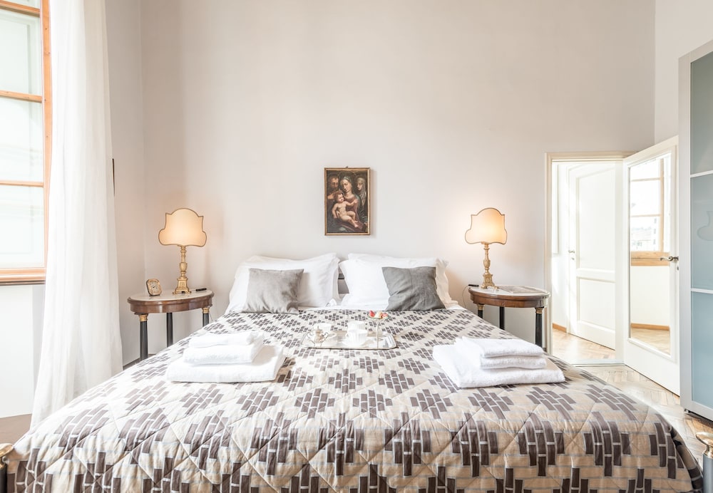 LUXURY PETRA SAN FREDIANO