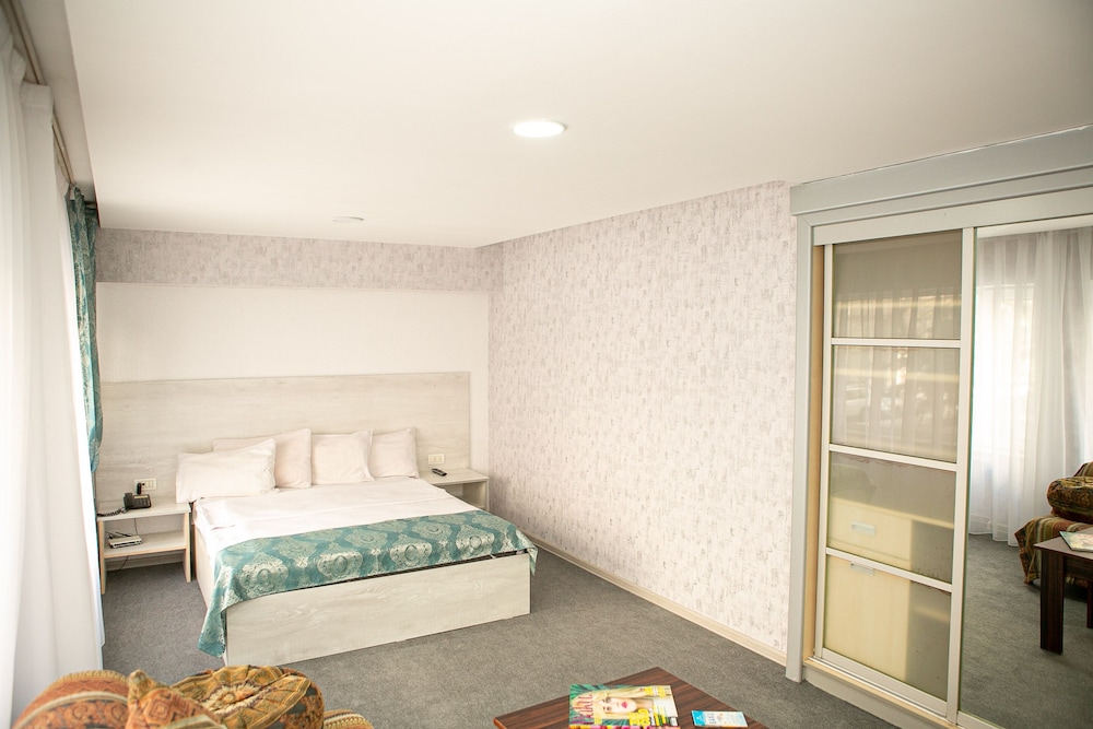BULVAR INN HOTEL