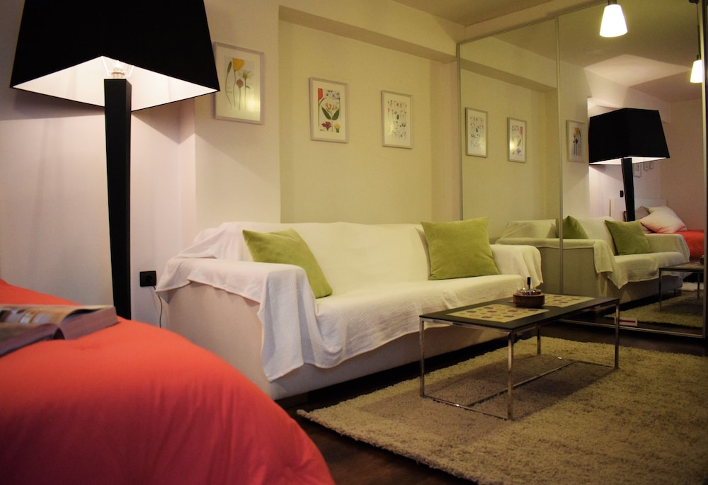 PANORAMA PENTHOUSE & STUDIOS