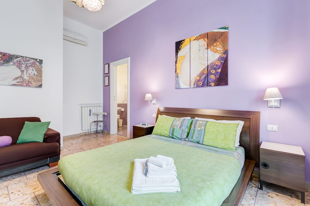 B&B 2 PASSI AL COLOSSEO