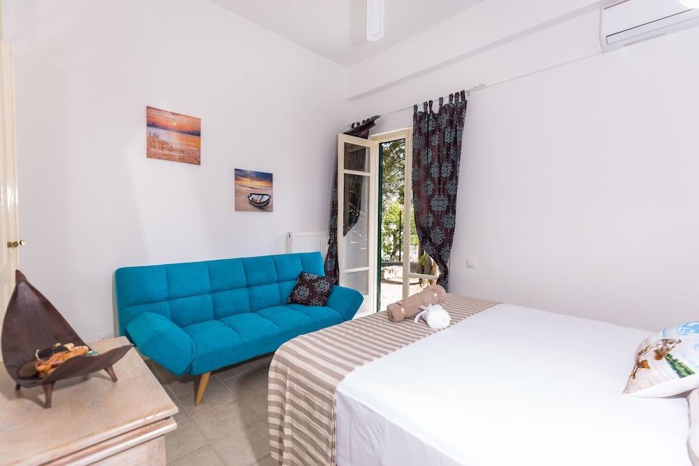 IONIAN BOUTIQUE BY CHECKIN