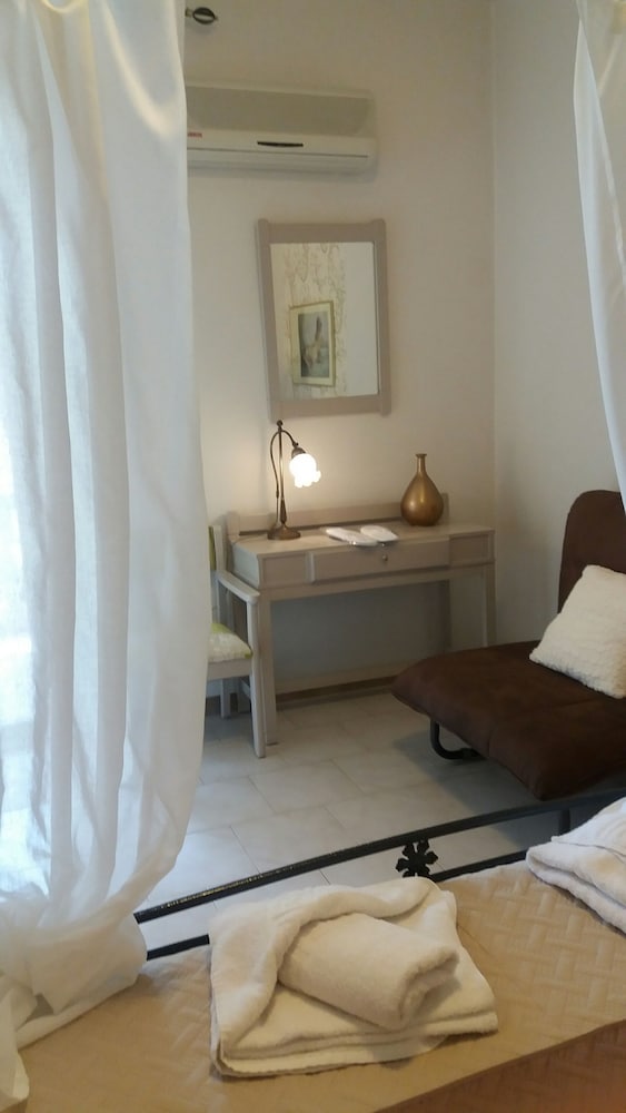 AEOLOS BOUTIQUE RESORT AND SUITES