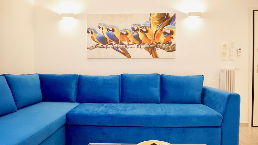 MODERN & CENTRAL APT IN ATHENS