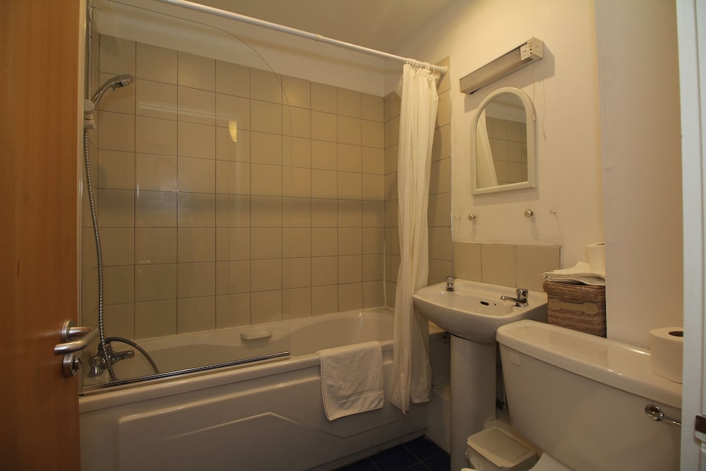 SMITHFIELD DISTILLERY SELF CATERING