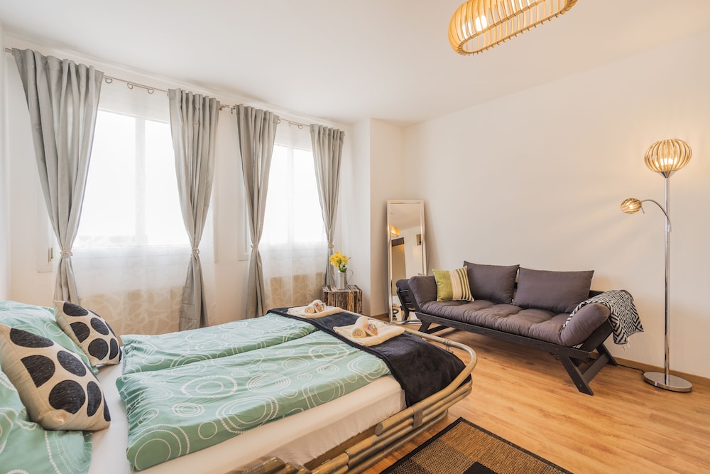 10 MIN DOWNTOWN 49SQM-PARKING-METRO 100M