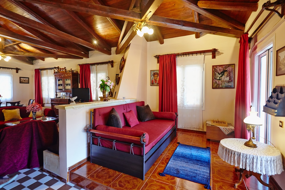 ANEMELIA VILLA