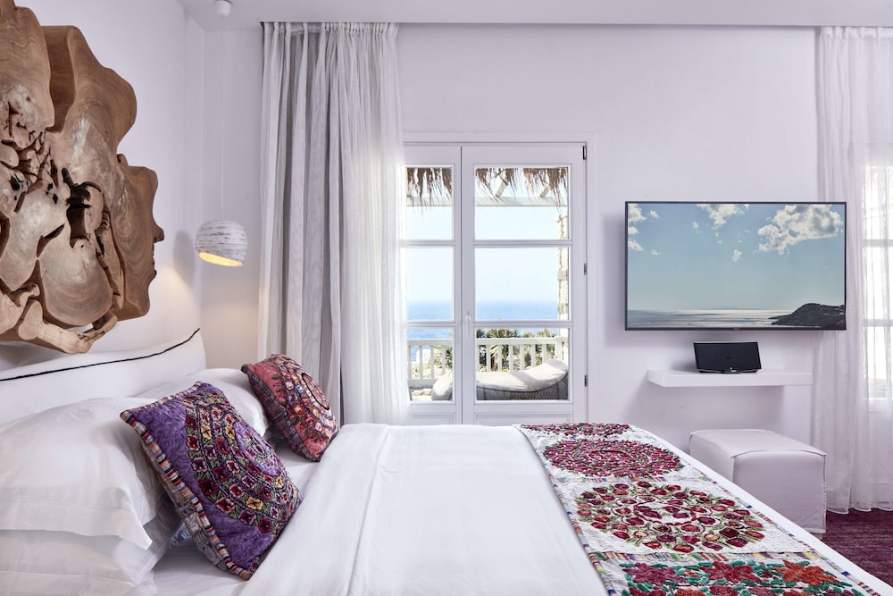 MYCONIAN VILLA COLLECTION