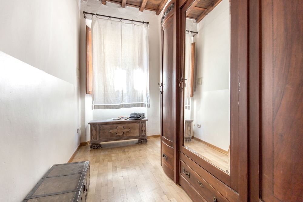 FLORENCE 4 REAL ACCOMMODATION